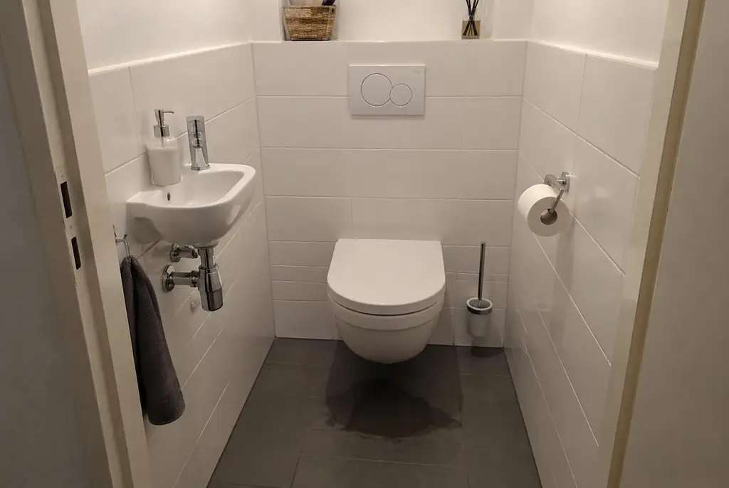 Lekdetectie Blaricum – natte vloer bij een toilet